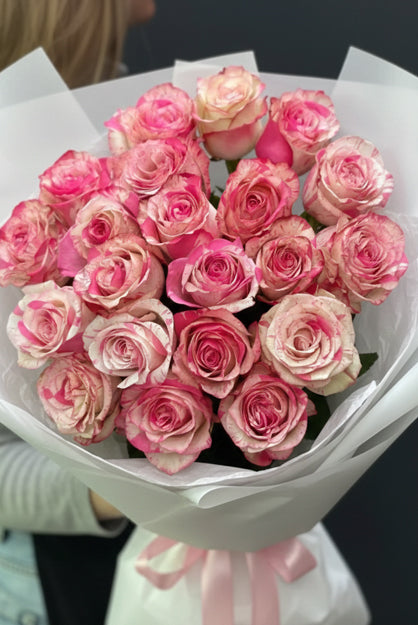 Fresh Blooms Flowers-Magic Times Roses Bouquet