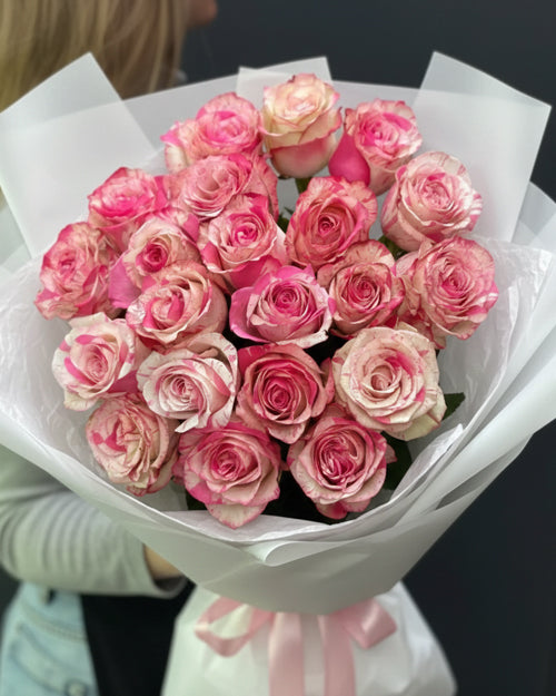Fresh Blooms Flowers-Magic Times Roses Bouquet