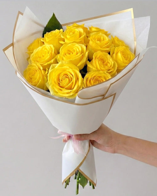 Fresh Blooms Flowers-Premium Dozen Roses Special - Yellow