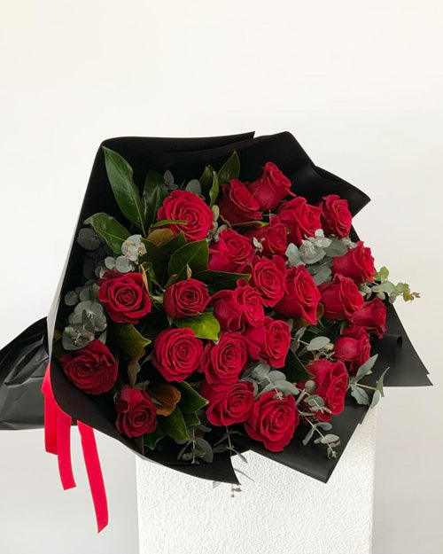 Fresh Blooms Flowers-Premium Red Roses Bouquet