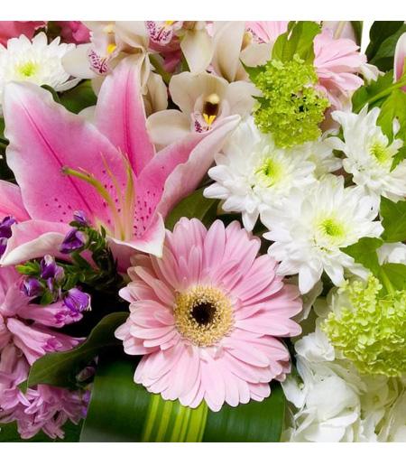 Fresh Blooms Flowers-Designer Choice Seasonal Bouquet